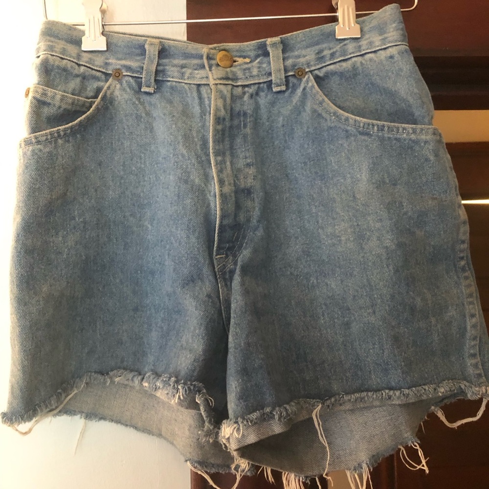 Vintage Chic Classic High-Waist Light Blue Denim Shorts